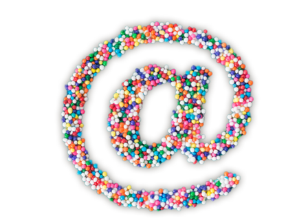 GS1 Newsletter Ein @-Symbol aus Bonbons