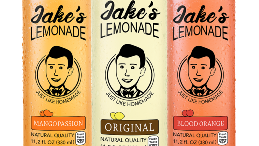 Foto zeigt 3 Flaschen Jake's Lemonade in den Sorten Mango-Passion, Original und Blood Orange