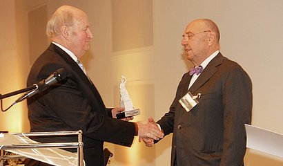 Wolfgang Gutberlet übernimmt die Bavaria 2012 von Hans Jürgen Bönsch (HBE- Vizepräsident)