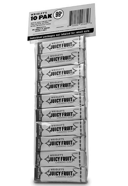 Zehnerpackung Wrigley‘s Kaugummis Juicy Fruit mit einem Barcode